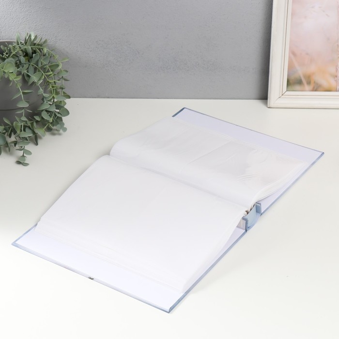 Фотоальбом на 200 фото 13х18 см Фотоальбом на 200 фото 13х18 см "Красота спасёт мир" зол/сер в коробке МИКС 5,8х23,7х29,8 см 99347