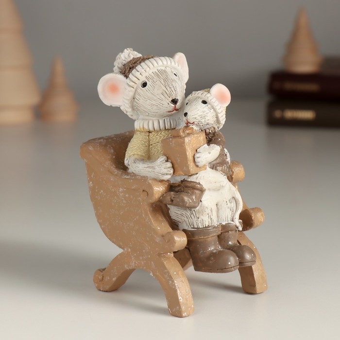 Сувенир полистоун "Уютный вечер мышек за книгой" 8х5,5х10 см
