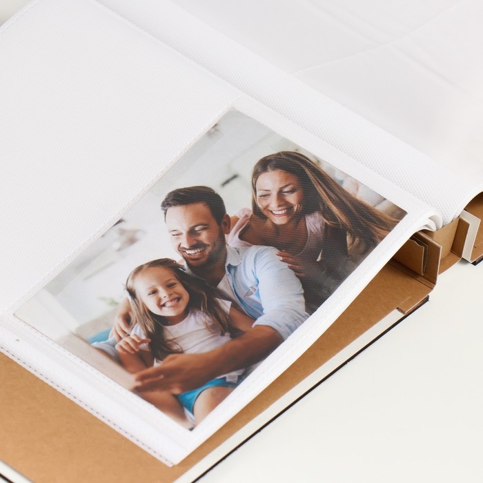 Фотоальбом на 100 фото 10х15 см Фотоальбом на 100 фото 10х15 см "Роза в неоновых лучах" дерево, блеск 4х22,5х21,5 см