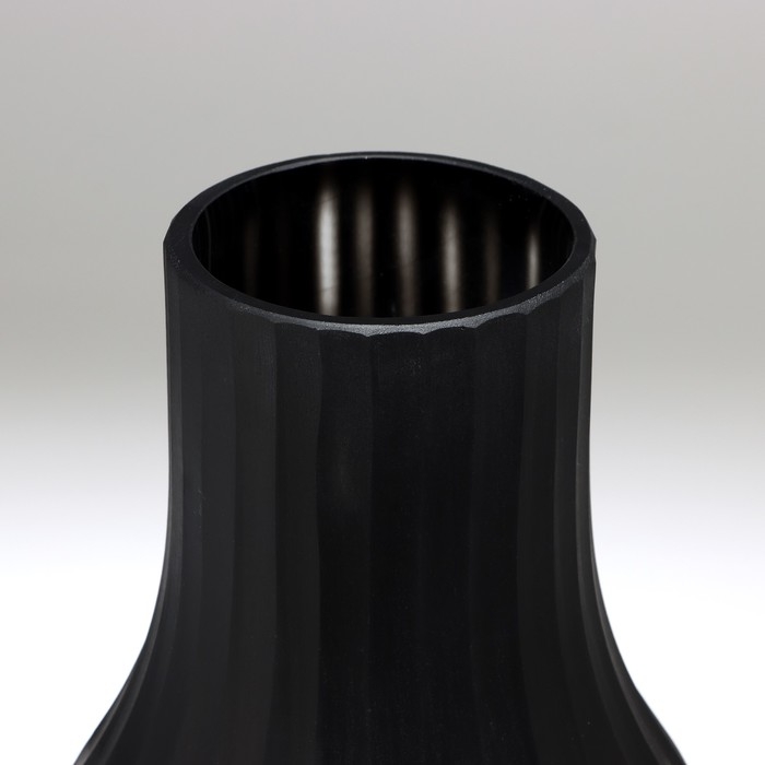 Ваза для цветов «Эрика» из черного стекла 29 х 17 х 17 см Ваза для цветов «Эрика» из черного стекла 29 х 17 х 17 см