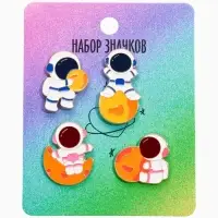 Набор значков &laquo;Космонавты на Луне&raquo;, набор 4 шт. цветной в золоте