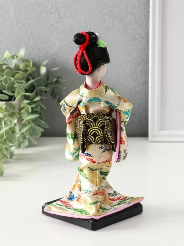 Кукла коллекционная &laquo;Японка в цветочном кимоно с бабочкой на руке&raquo;, 25&times;9.5&times;9.5 см