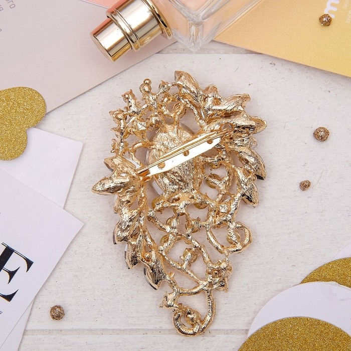 Брошь «Императрица» лавра, цвет шампанского в золоте Брошь «Императрица» лавра, цвет шампанского в золоте