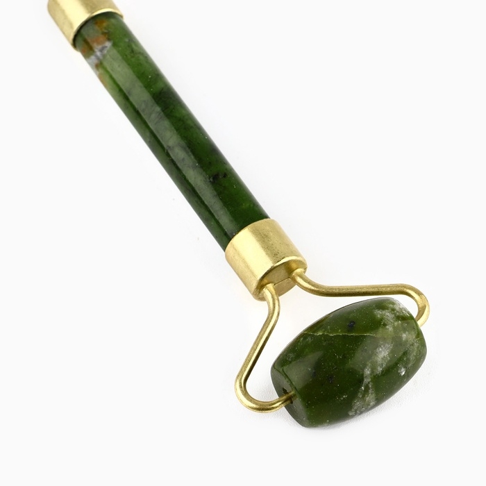 Роликовый массажер для лица в подарочной упаковке Роликовый массажер для лица в подарочной упаковке "Люби себя", 14 х 5,5 х 2 см