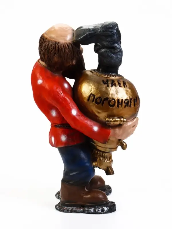 Садовая фигура из полистоуна &laquo;Дед с самоваром&raquo;, 56&times;34&times;32 см
