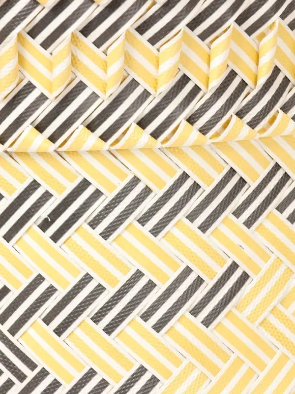 Сумка плетёная, 30&times;15&times;35 см, пластик, бежевая с чёрным