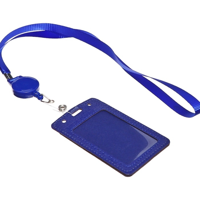 Бейдж-карман вертикальный кожзам, внешний 110x68мм, внутренний 85x54мм, лента 80x1,2см, синий. Бейдж-карман вертикальный кожзам, внешний 110x68мм, внутренний 85x54мм, лента 80x1,2см, синий.