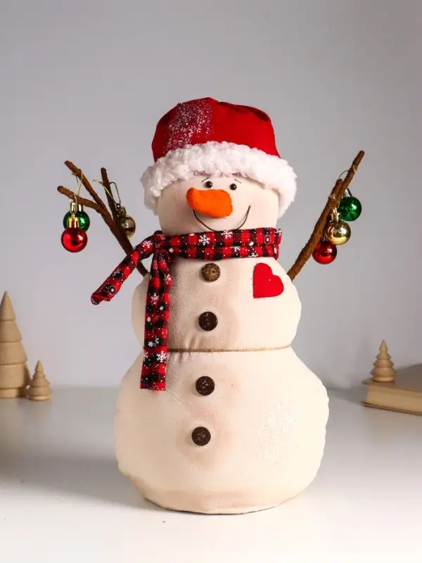 Кукла интерьерная Кукла интерьерная "Снеговичок с ёлочными шариками и сердечком" 38х14х40 см