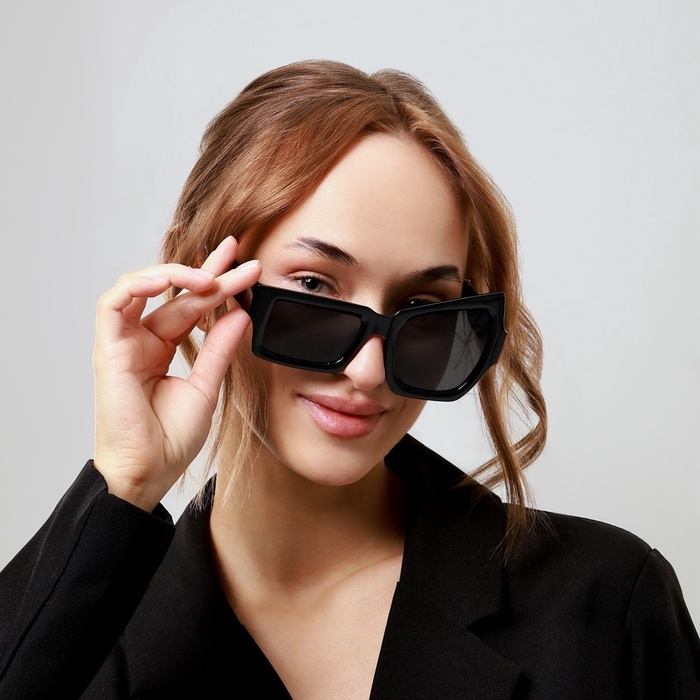 Очки солнцезащитные, UV 375, линза 4.2 х 5.2 см, ширина 14.5 см, дужка 14.6 см, черные Очки солнцезащитные, UV 375, линза 4.2 х 5.2 см, ширина 14.5 см, дужка 14.6 см, черные