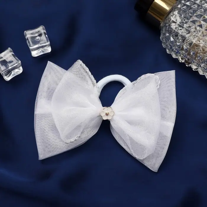 Резинка для волос бант «Школьница», классика цветок кант, 10.5×7 см, белая