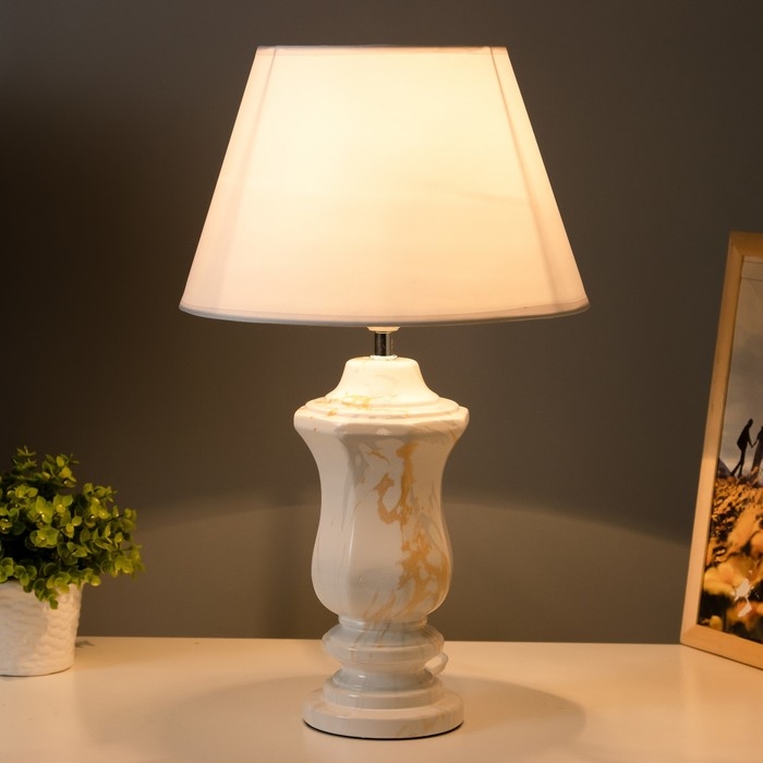 Настольная лампа Настольная лампа "Лунет" Е27 40Вт белый 28х28х45 см RISALUX