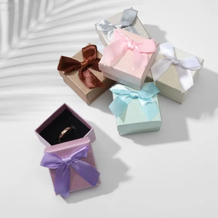 Коробочка подарочная под серьги/кольцо «Бант атласный», 5×5, МИКС Коробочка подарочная под серьги/кольцо «Бант атласный», 5×5, МИКС