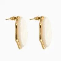 Серьги большие &laquo;Мятый овал&raquo;, акрил, белые в золоте
