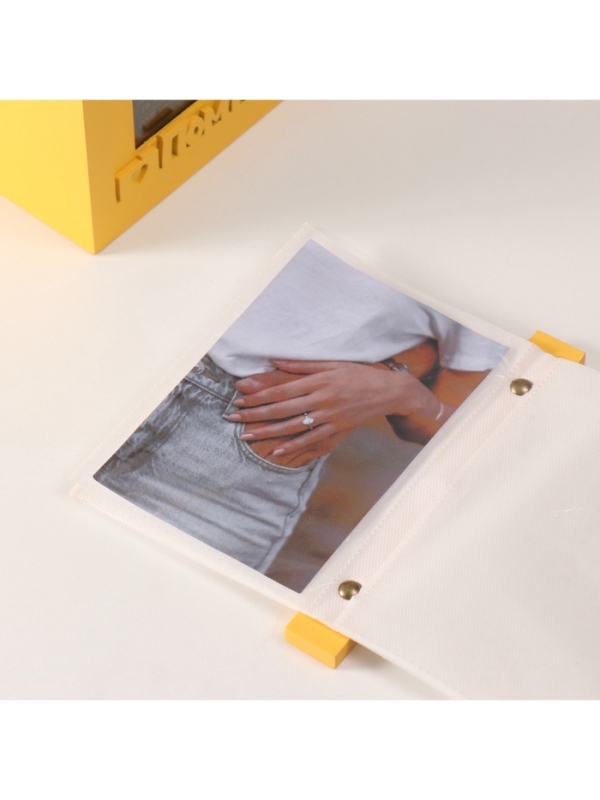 Фотоархив на 96 фото 10х15 см + рамка 10х15 см "Помнишь?" жёлтый 20х15х12 см