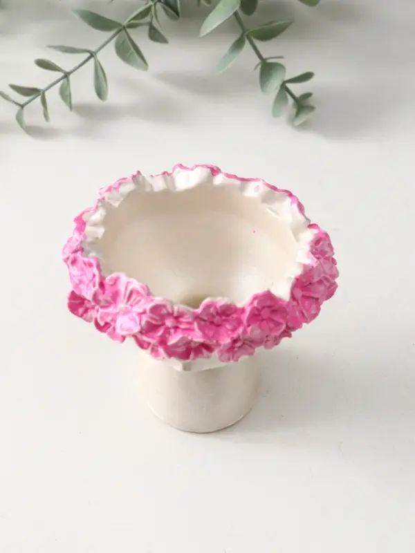 Подсвечник для тонкой свечи «Девочка в венке малая», 7.5×9×8 см, перламутр