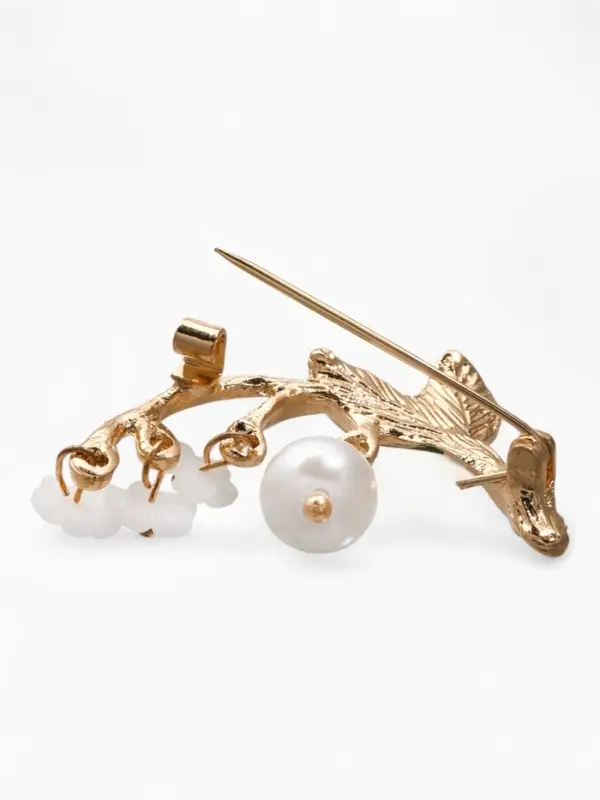 Брошь &laquo;Цветы Ландыши&raquo;, белая, зелёный в золоте