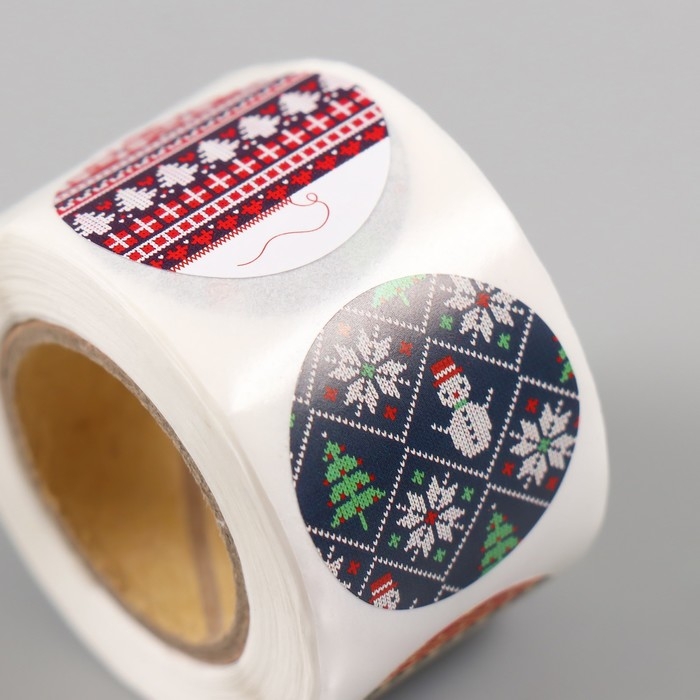 Наклейка бумага Наклейка бумага "Вязаная зима" d=2,5 см 252 шт в рулоне