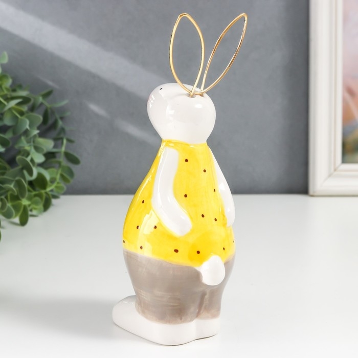 Сувенир керамика Сувенир керамика "Зайчик в жёлтой футболке в горошек" 7,5х11х17,4 см