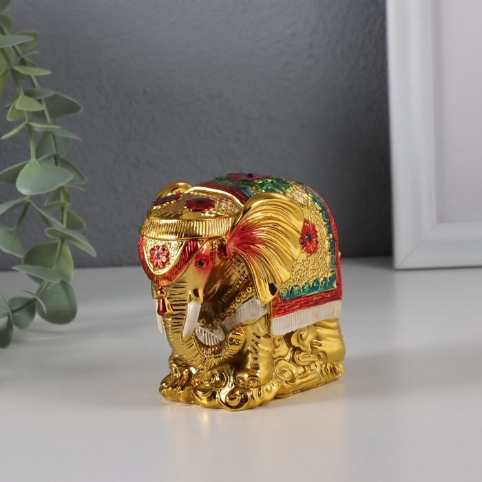 Нэцке полистоун Нэцке полистоун "Индийский слон на золотых слитках" золото 4,6х8,8х8 см