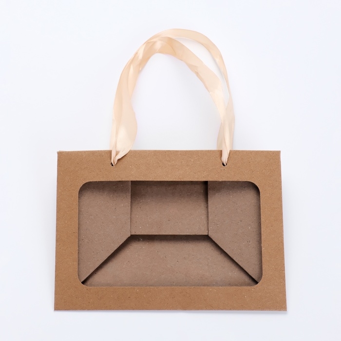 Пакет подарочный с широким дном и окном 20 × 14 × 13,2 см, крафт Пакет подарочный с широким дном и окном 20 × 14 × 13,2 см, крафт