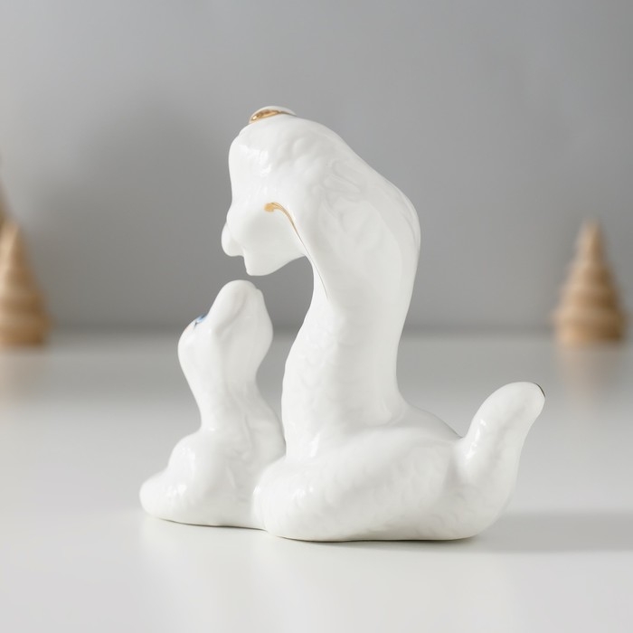 Сувенир керамика Сувенир керамика "Папа змей и малыш" белый с золотом 4х9х8 см