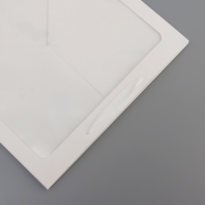 Пакет крафт с квадратным дном и окном 40 Х 40 Х 40 см белый, 1шт. Пакет крафт с квадратным дном и окном 40 Х 40 Х 40 см белый, 1шт.