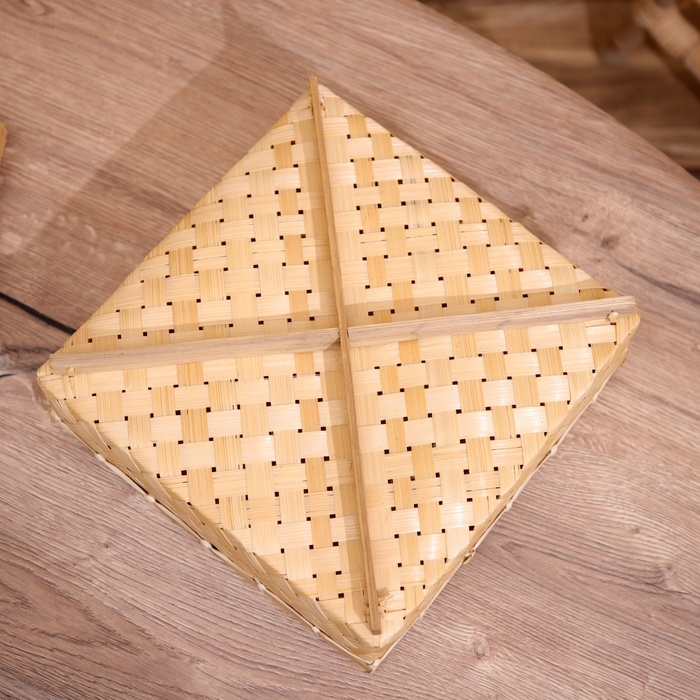 Шкатулка с крышкой плетёная, из бамбука 25х25х15 см Шкатулка с крышкой плетёная, из бамбука 25х25х15 см