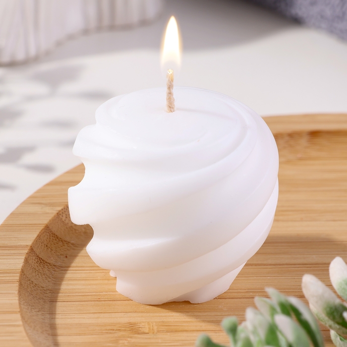 Свеча фигурная  Свеча фигурная "Шар спиральный", 5,5х5,5 см, белая