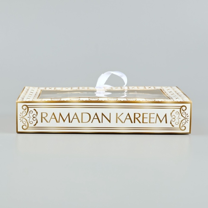 Коробка под 12 конфет с ячейками «Счастливого праздника!» 18.5 х 13.5 х 3.5 см Коробка под 12 конфет с ячейками «Счастливого праздника!» 18.5 х 13.5 х 3.5 см