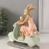 Фигурка полистоун &laquo;Зайки. Мама с сыном на мопеде&raquo;, 16&times;6&times;17.5 см