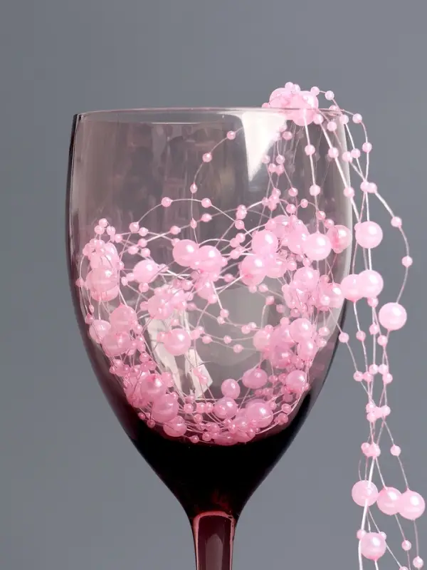 Гирлянда для декора из бусин, розовая Гирлянда для декора из бусин, розовая