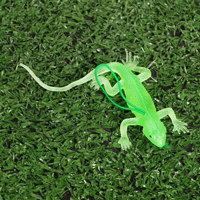 Светящаяся декоративная подвеска  Светящаяся декоративная подвеска "Ящерица", 10 × 4.5 см