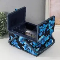 Шкатулка для рукоделия и шитья &laquo;Голубые цветы на синем&raquo;, хранение ниток, иголок, мелочи, 19&times;26&times;14.5 см