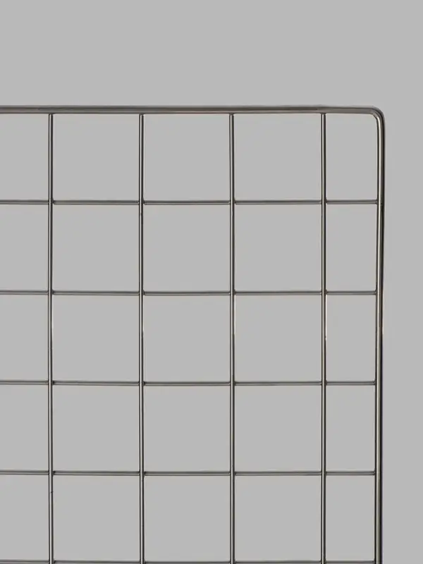 Сетка торговая 56*150, окантовка 6мм, пруток - 4мм, цвет хром (порошковое покрытие) Сетка торговая 56*150, окантовка 6мм, пруток - 4мм, цвет хром (порошковое покрытие)