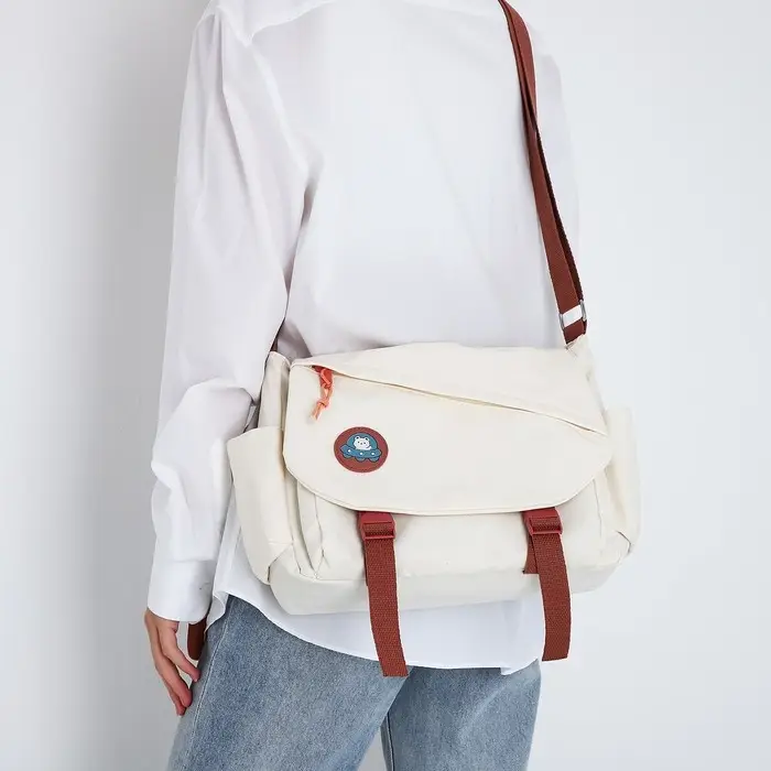 Сумка молодёжная на клапане, 29&times;13&times;24 см, молочная/коричневая