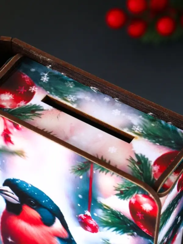 Книга-шкатулка новогодняя №2 "Снегирь на елке ". 19х13х5 см