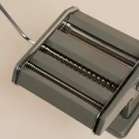 Лапшерезка ручная SL Home &laquo;Оливковая роща&raquo;, 21&times;15&times;13.5 см, нержавеющая сталь, оливковая