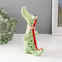 Фигурка керамика &laquo;Крокодил с косынкой&raquo;, зелёный, 14.2&times;9.5&times;24.5 см