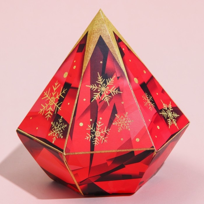 Конфеты «Сияй в новом году» в коробке бриллианте с предсказанием, 150 г. Конфеты «Сияй в новом году» в коробке бриллианте с предсказанием, 150 г.