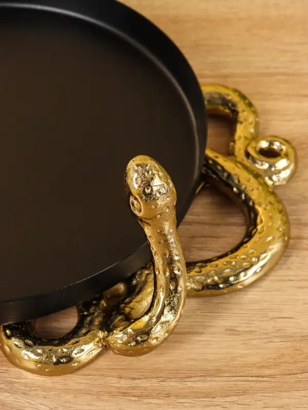 Поднос с бортиками «Золотая змейка», 33×24×10 см, алюминий, сталь Поднос с бортиками «Золотая змейка», 33×24×10 см, алюминий, сталь