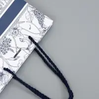 Пакет подарочный "Цветы", с бантом, 19 х 15 х 7 см