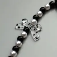 Брелок на карабине "Бант и сердце" черно-белый 14,5 см