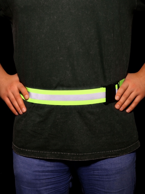 Светоотражающий пояс эластичный 1 полоса 2см 50-100см*4,5см на фастексе салатов/чёрн АУ Светоотражающий пояс эластичный 1 полоса 2см 50-100см*4,5см на фастексе салатов/чёрн АУ