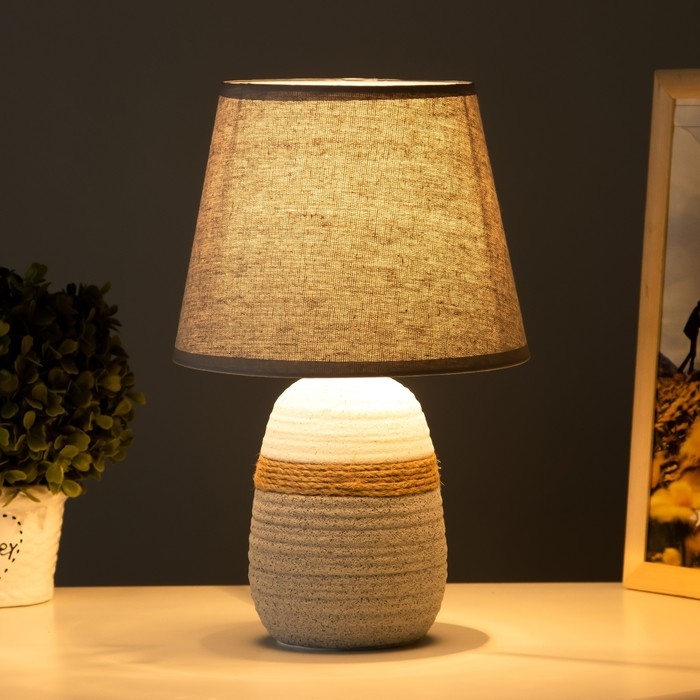 Настольная лампа Настольная лампа "Ренди" Е14 40Вт бело-серый 20х20х32 см RISALUX