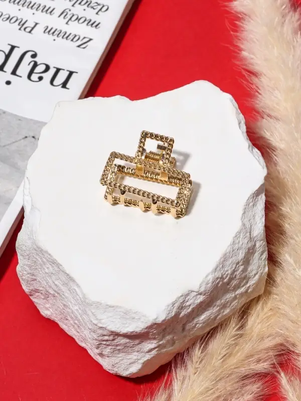 Крабик для волос &laquo;Эмма&raquo;, прямой, 2.5 см, золотистый