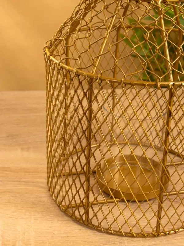 Подсвечник фонарь со стеклянной колбой 20х20х26 см, d 10 см, металл, цв. золото Подсвечник фонарь со стеклянной колбой 20х20х26 см, d 10 см, металл, цв. золото