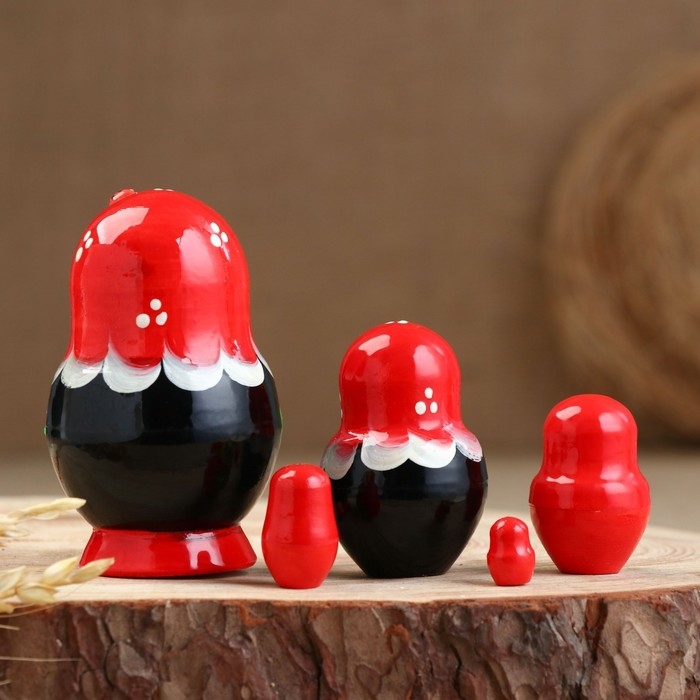 Матрёшка «Божья коровка», красный платок, 5 кукольная, 9-11 см Матрёшка «Божья коровка», красный платок, 5 кукольная, 9-11 см