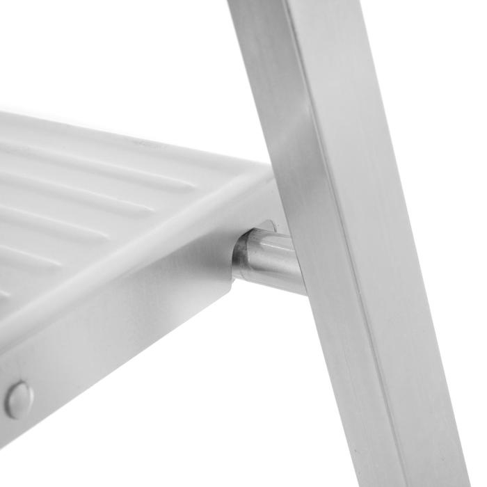 Стремянка PERILLA  Стремянка PERILLA "ЯРУС" 122205, стальная, 5 ступеней, 990 мм