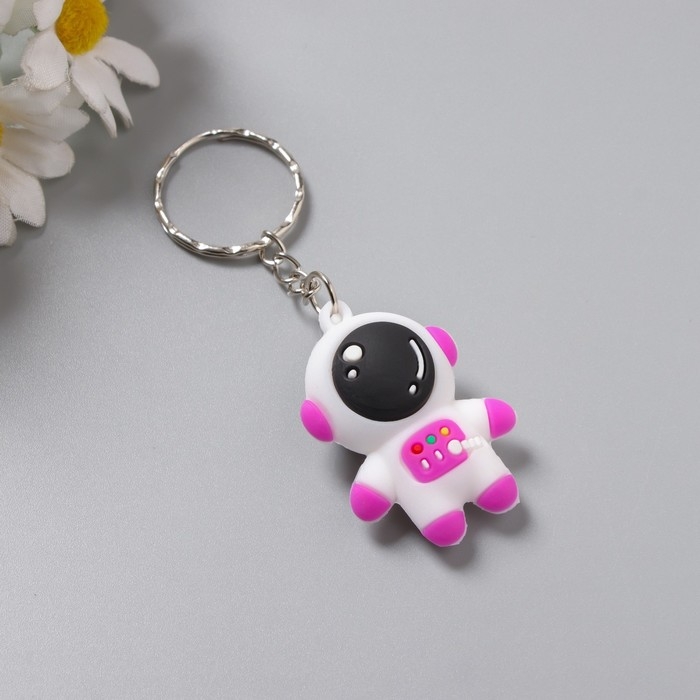 Брелок резина Брелок резина "Космонавт в скафандре" МИКС 4,5х2,4х3,2 см