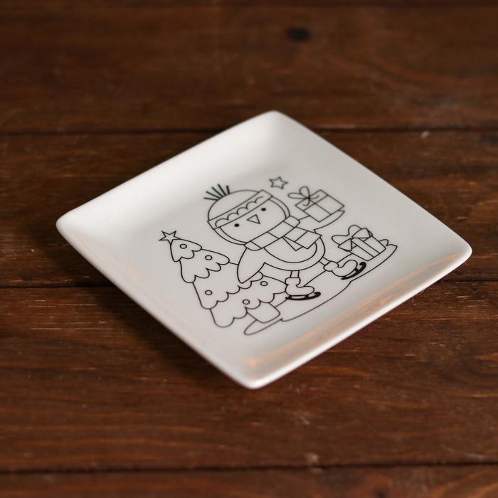 Набор тарелка под раскраску «Пингвин с подарками» краска 3 цв по 2 мл, кисть Набор тарелка под раскраску «Пингвин с подарками» краска 3 цв по 2 мл, кисть